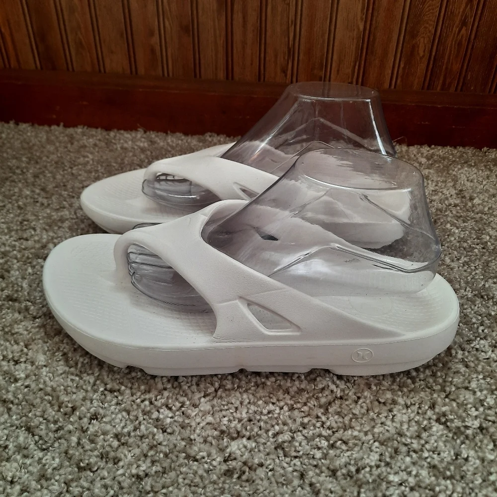 Hurley Injection Flip-flop Cream Cushioned Footbed Slip-on Thong Sandals Size 11